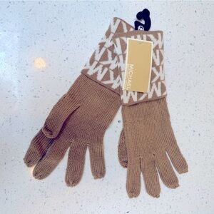 Michael Kors Tan and White Knit Gloves